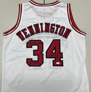 BILL WENNINGTON Signed Chicago Bulls White Basketball Jersey 3x NBA Champ 96’ 97’ 98’ Inscription JSA COA
