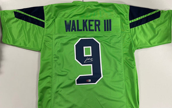 KENNETH WALKER III Signed Seattle Seahawks Green Football Jersey Beckett COA